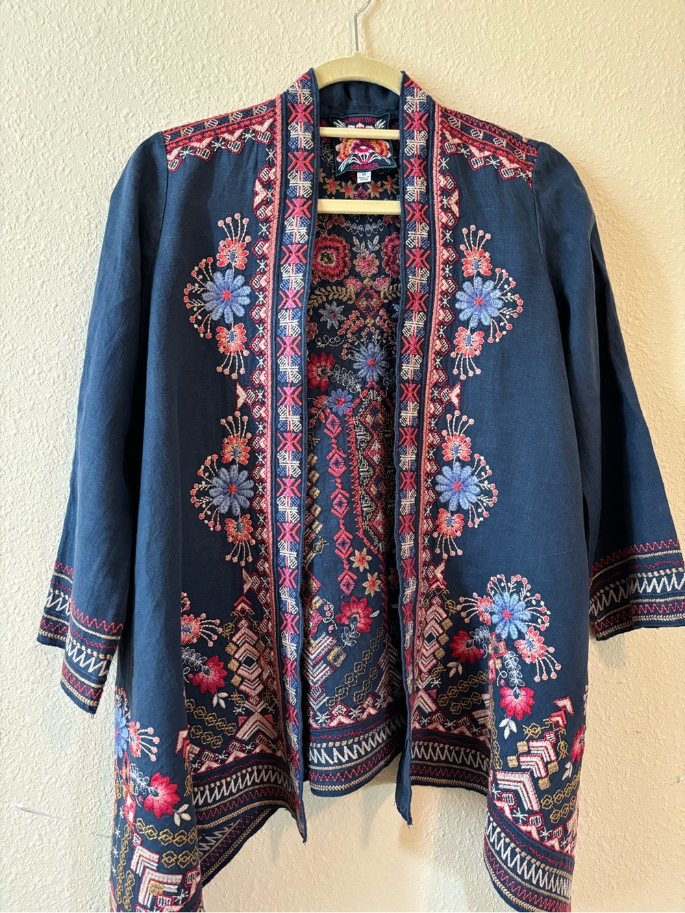 JOHNNY WAS RARE ITEM Embroidered Linen Kimono, Navy with Pink & Blue Floral - Picture 4 of 12